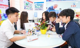 Vì sao trường đại học đua nhau xét tuyển bằng học bạ?