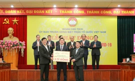 Tập đoàn Hưng Thịnh ủng hộ 5 tỷ đồng để phòng chống dịch Covid-19