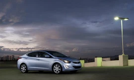 Hyundai ra mắt mẫu xe Elantra Coupe mới