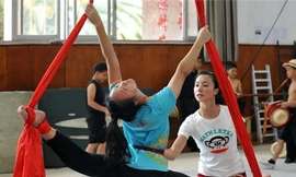 Đột nhập lớp dạy xiếc tại Trung Quốc