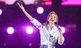 Sau một năm trì hoãn, liveshow "Tri Âm" của Mỹ Tâm ở Hà Nội vẫn bùng nổ với hơn 30.000 khán giả