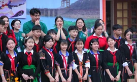Nguyệt Vũ - Teen Hà Nội lên vùng cao mở lớp học ngoại khóa, tân trang thư viện