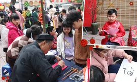 Tween Tiểu học La Thành đón Tết sớm với "Lễ hội bánh chưng", gặp nhân vật đặc biệt