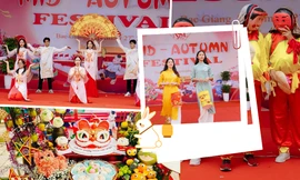 Tween trường THCS Ngô Sĩ Liên thi xếp cỗ, "quẩy tưng bừng" hội rước đèn đón Trung Thu