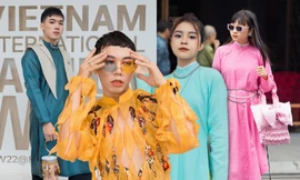 Giới trẻ Hà thành đổ bộ "The Best Street Style": Phối áo dài với phụ kiện độc đáo chuẩn vintage