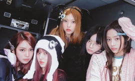 NewJeans mở hội bàn tròn độc lạ trong MV "OMG", "cà khịa" thẳng các bình luận kém duyên