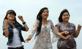 Một phim Việt hot trở lại nhờ cảnh siêu hài, diễn viên cãi nhau bằng âm nhạc