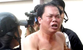 Phó phòng tư pháp cướp súng CSGT