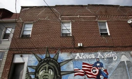 Một bức tranh tường về vụ 11-9 ở thành phố New York. Ảnh: Reuters