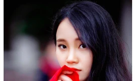 Tân cử nhân trẻ tuổi nhất trường ĐH Kinh tế Quốc dân là Đảng viên, sinh viên xuất sắc