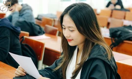 Ấn tượng dàn trai xinh gái đẹp trường Báo ngày nhập học