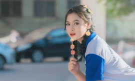 Hotgirl Chứng khoán “Dính độc toàn thân”