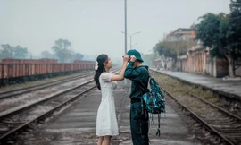 Bộ ảnh ‘Tiễn người yêu lên đường nhập ngũ’ của đôi bạn đến từ Quảng Ninh