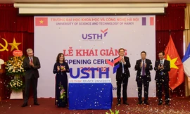 Khai giảng và ra mắt logo, bộ nhận diện thương hiệu trường ĐH Khoa học và Công nghệ Hà Nội
