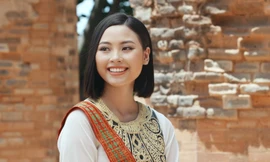 Người đẹp Đào Thị Hà diện trang phục Chăm quảng bá lễ hội văn hóa dân gian Khánh Hòa