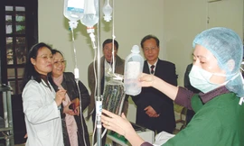 Số tiền dư từ Quỹ BHYT sẽ được chi cho mua sắm thêm thiết bị phục vụ chữa trị Ảnh: T.L