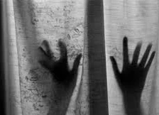 Cha cưỡng hiếp con gái rồi hạ độc cho chết