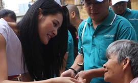 Người đẹp Hương Giang đồng hành cùng Tết An Bình