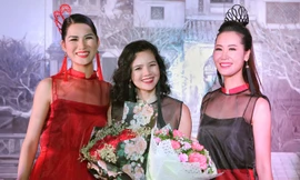 Hai người đẹp thân thiện Dương Thuỳ Linh, Ngọc Anh mặc áo dài làm vedette