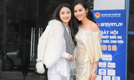 Á hậu Hoàng My mặc đầm lụa khoe vai trần giữa cái lạnh hơn 10 độ