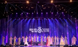 Mới khai hội, đêm chung khảo phía Nam hoành tráng đến choáng ngợp