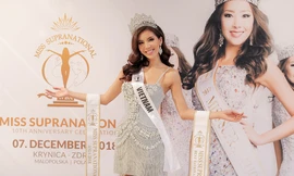 Không giành vương miện, Minh Tú 'càn quét' các giải thưởng phụ