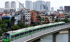 Ngắm Hà Nội qua cửa kính của tàu Cát Linh - Hà Đông