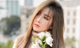 Hotgirl xinh như hoa hậu bước thẳng vào vòng Giấu mặt The Voice 2018