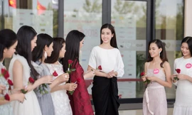 Các thí sinhsinh bốc thăm dự án Người đẹp Nhân ái.