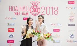 Á hậu Huyền My, người đẹp Thuý Vi rạng rỡ dưới nắng nóng kỷ lục