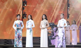 Top 15 HHHV Việt Nam 2017 khoe đường cong hút mắt với áo dài