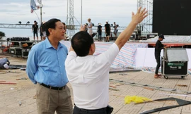 Phó chủ tịch UBND tỉnh Nghệ An thị sát sân khấu Chung khảo phía Bắc 