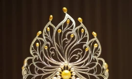 Điều ít biết về tác giả chiếc vương miện HH đoạt 2 kỷ lục Guiness VN