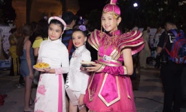 Diện áo dài truyền thống màu trắng thêu hoạ tiết hoa sen hồng ánh kim, đại diện của Việt Nam là Nguyễn Ngọc Trang Anh đã gây ấn tượng tại buổi họp báo giới thiệu dàn thí sinh của cuộc thi ‘Prince & Princess International 2018’.