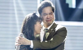 Ngọc Sơn khóc nức nở khi vận động viên điền kinh khiếm thị hát bolero