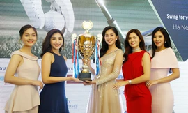 Hoa hậu Tiểu Vy và dàn người đẹp tại buổi họp báo giải Tiền Phong Golf Championship 2018 chiều 12/10.