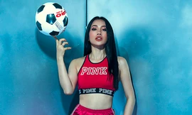 Trương Nhi tung ảnh gợi cảm, dự đoán Pháp vô địch World Cup