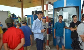 Trạm thu phí BOT Sóc Trăng lại 'dậy sóng' lúc sáng sớm