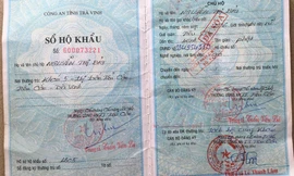 Bà Bảy bị xoá tên ra khỏi sổ hộ khẩu.