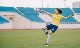 Người đẹp ảnh Ngọc Nữ thể hiện tài chơi bóng điệu nghệ mùa World Cup