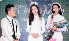 MC Phan Anh và dàn sao dự tiệc chúc mừng HH Áo dài Phí Thuỳ Linh