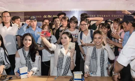 Dàn Hoa hậu, Á hậu bị 'vây kín' ở Nha Trang khi ký tặng sách