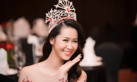 Dương Thuỳ Linh mở tiệc mừng sau khi đăng quang Mrs Worldwide 2018