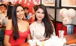 Nguyễn Thị Loan khoe vai trần quyến rũ trong ngày lên chức 'bà chủ'