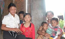 Cười ra nước mắt: 14 tuổi đã 3 đời chồng