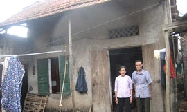 Vợ chồng thương binh Lê Thành Trung mong có ngôi nhà tốt hơn Ảnh: K.N - T.V