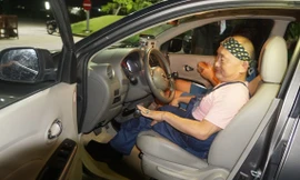 Thử nghiệm thiết bị đào tạo lái xe cho người khuyết tật tại Trung tâm Đông Đô