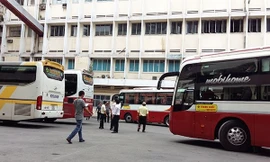 Khuôn viên Cty Giày Sài Gòn cho hãng xe trá hình Thành Bười thuê để hoạt động 