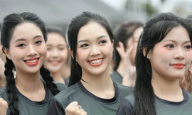 Thí sinh Hoa hậu Việt Nam rạng ngời trên đường chạy Tiền Phong Marathon ở Quảng Trị 