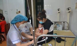 Hơn 700 học sinh tại 1 huyện phải nghỉ học vì sốt và ốm